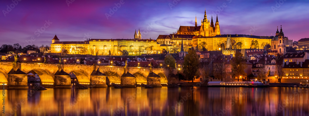 Obraz premium Prague in sunset