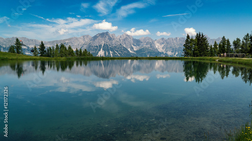 Bergsee mit Blick zum Kaisergebirge