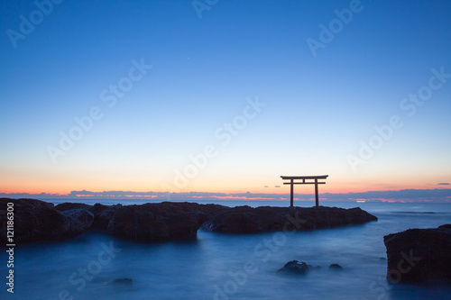 Canvas Print Japan landscape of traditional Japanese gate and sea at Oarai Ibaraki prefecture