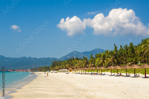 Fototapeta Naklejka Na Ścianę i Meble -  Doc Let beach with white sand, Vietnam  