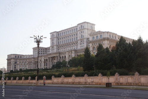 Дворец Парламента в Бухаресте - одно из самых больших зданий в мире