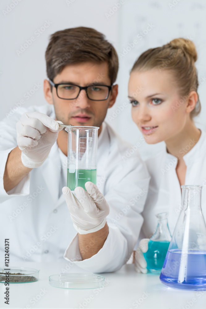 Mixing the compounds Mixing the compounds