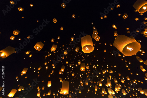 Quadro su tela Floating Lantern Festival Loy Krathong Yi Peng Lanna at Chiang Mai Thailand