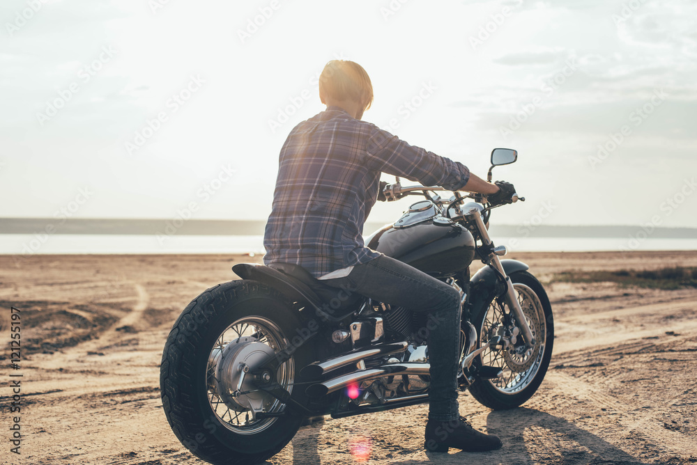 Fototapeta premium man riding motorcycle