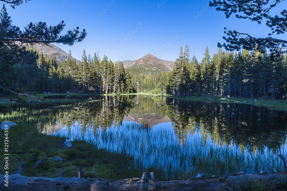 Obraz premium Mirror Lake scenery near Yosemite