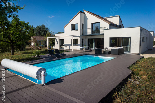 jolie villa avec piscine © Eléonore H