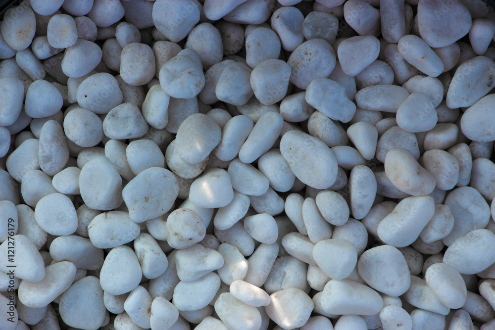 Naklejka premium marble chips for landscaping pebbles close-up samples