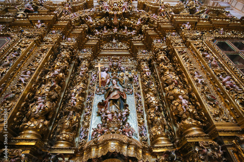 Billede på lærred Altarpiece in the New Cathedral of Coimbra