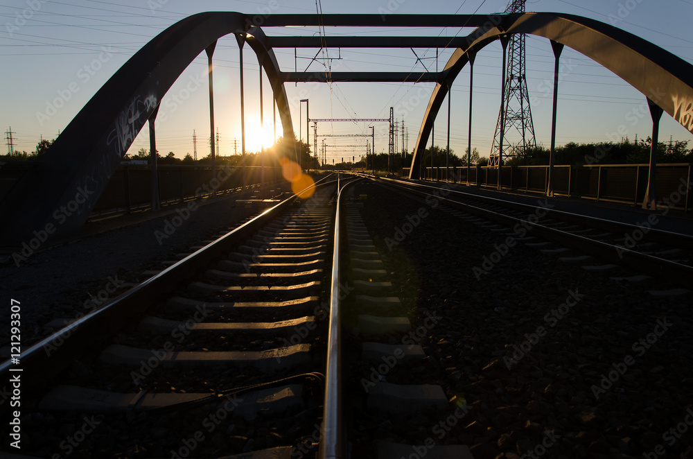 Obraz premium Railway in sunset