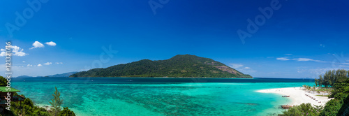 Fototapeta Naklejka Na Ścianę i Meble -  Ko Adang Island panorama from Ko Lipe Mountain Resort