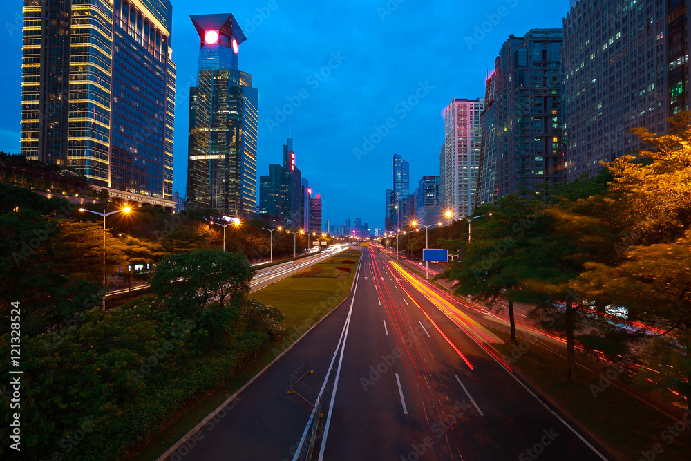 Obraz premium Empty road surface floor with modern city landmark architecture