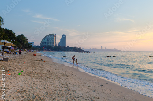 Obraz na płótnie View of Wong Amat Beach Pattaya w salonie
