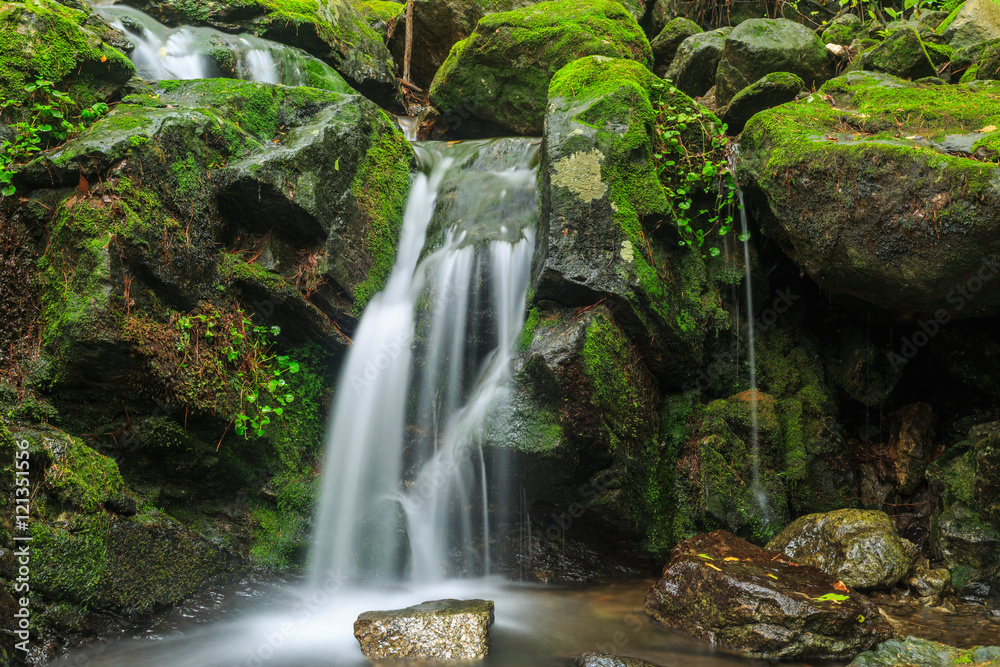 Fototapeta premium Waterfall Seoraksan National Park Area Korea