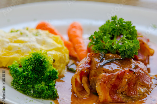 Obraz na płótnie Beef and mash w salonie