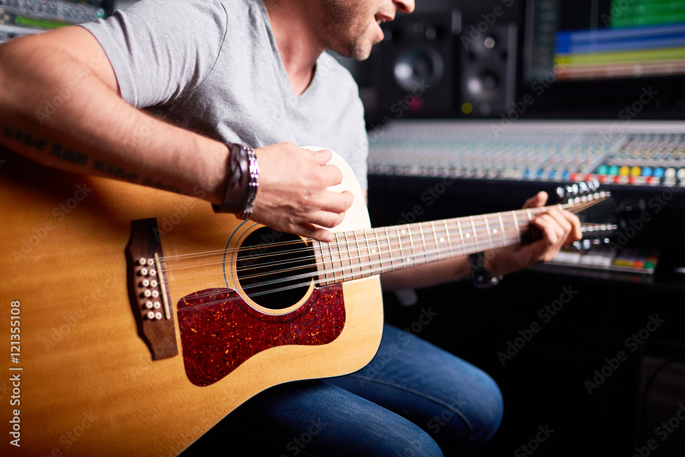Obraz premium Musician at work