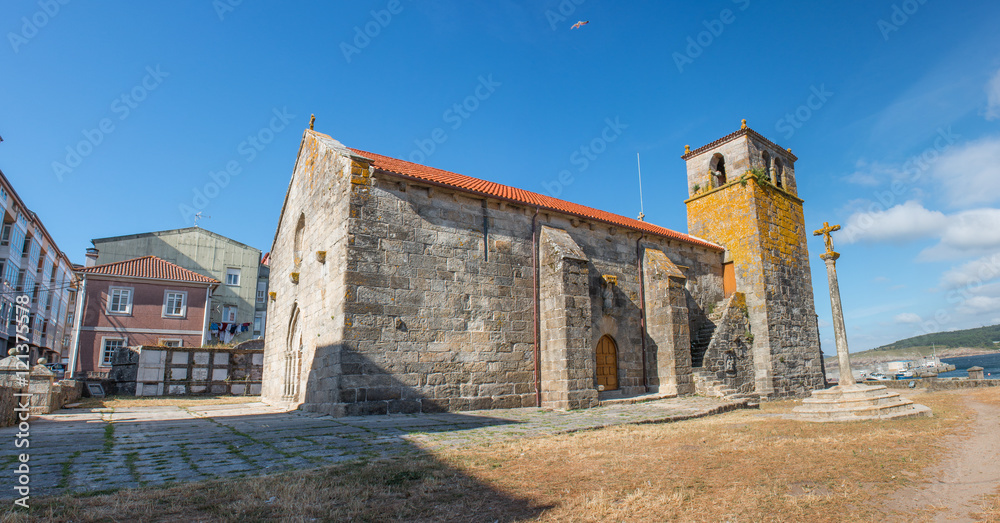 Iglesia de Santa María de Atalaia en Laxe) Spanien Galicien Costa da Morte