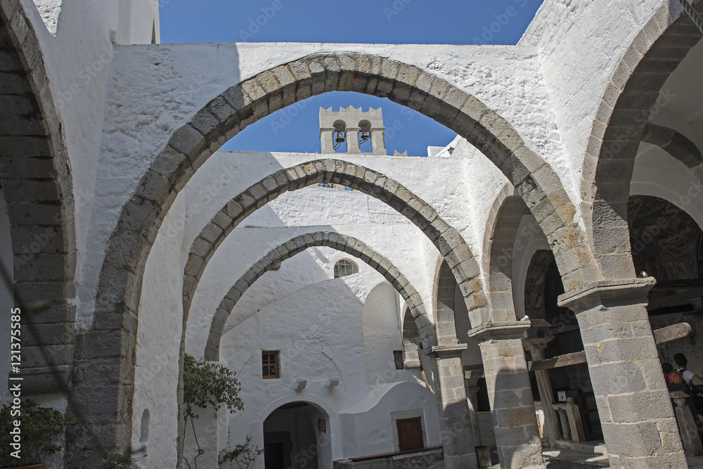 Innenhof im Johanneskloster auf der Insel Patmos, Griechenland