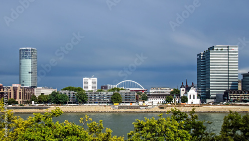 Blick über den Rhein nach Köln-Deutz