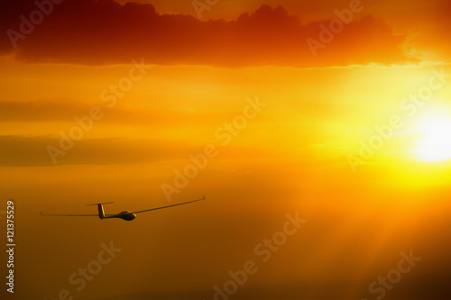 Gliding into the sun © Christian