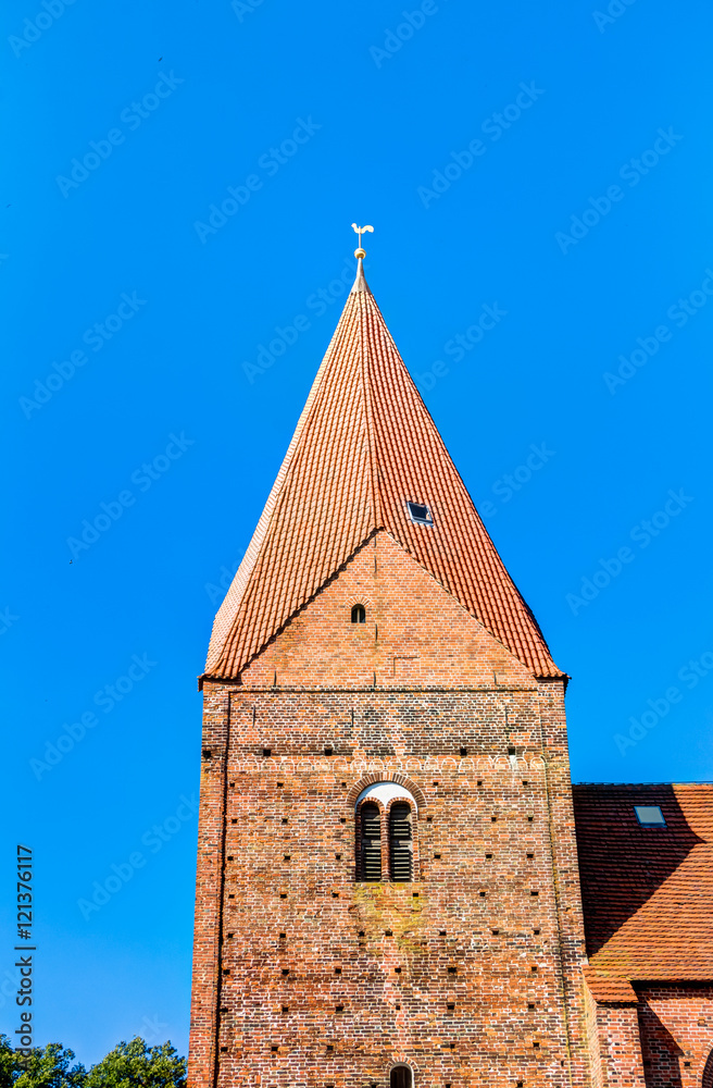 Fototapeta premium Dorfkirche Kirchdorf auf der Insel Poel
