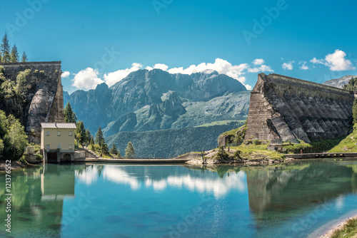 Diga del Gleno con lago