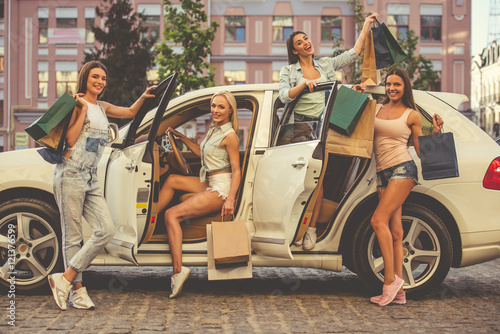 Girls shopping with the car © VadimGuzhva