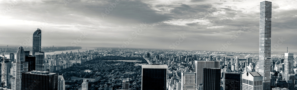 Obraz premium Panorama cityscape view on Central Park, New York, seen from the Rockefeller building 