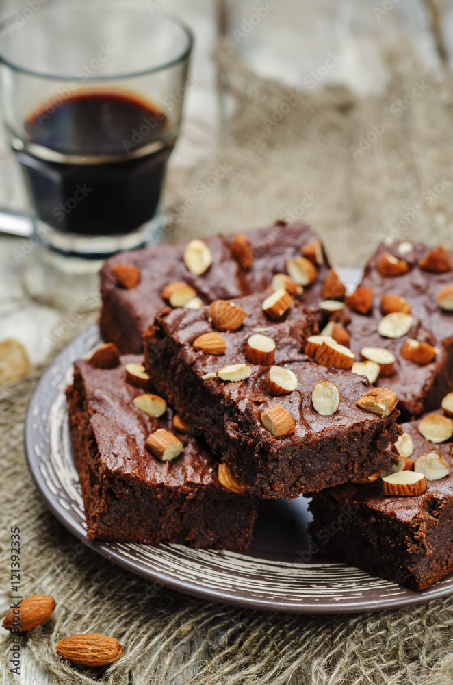 Almond butter brownies dates with almonds Almond butter brownies dates with almonds