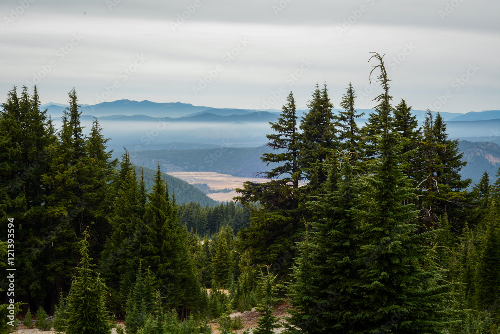 Obraz premium Broken Top-Clouds