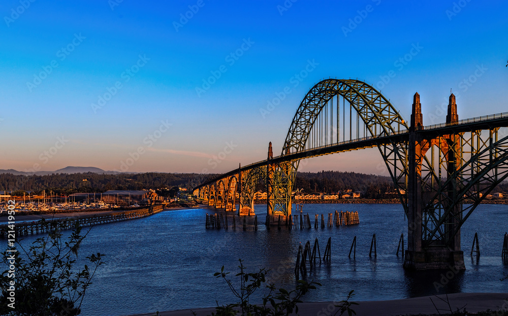 Naklejka premium Classic arch bridge