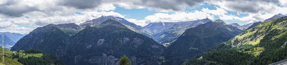 Panoramabild der Hochalpen in Kärnten Österreich
