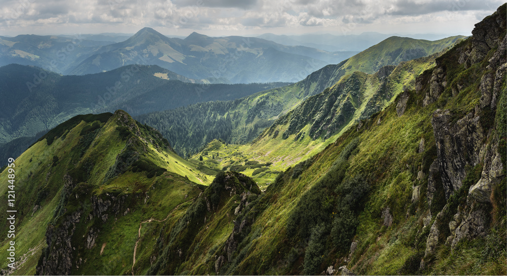 Obraz premium Beautiful mountain valley