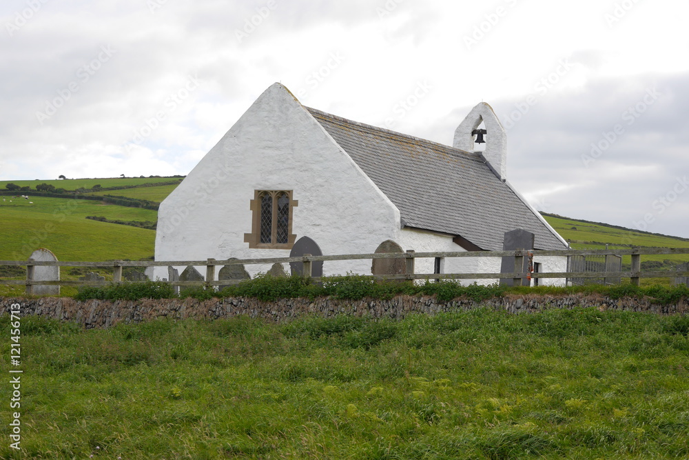 Kirchen oberhalb von Mwnt Beach - Wales Kirchen oberhalb von Mwnt Beach - Wales