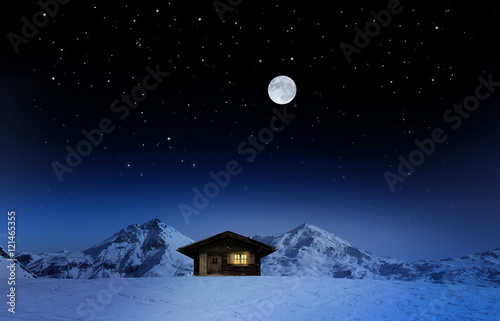 Schihütte im Hochgebirge