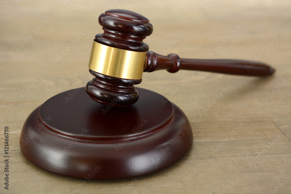 Wunschmotiv: Richterhammer von Richter in Gericht und Justiz #121466770