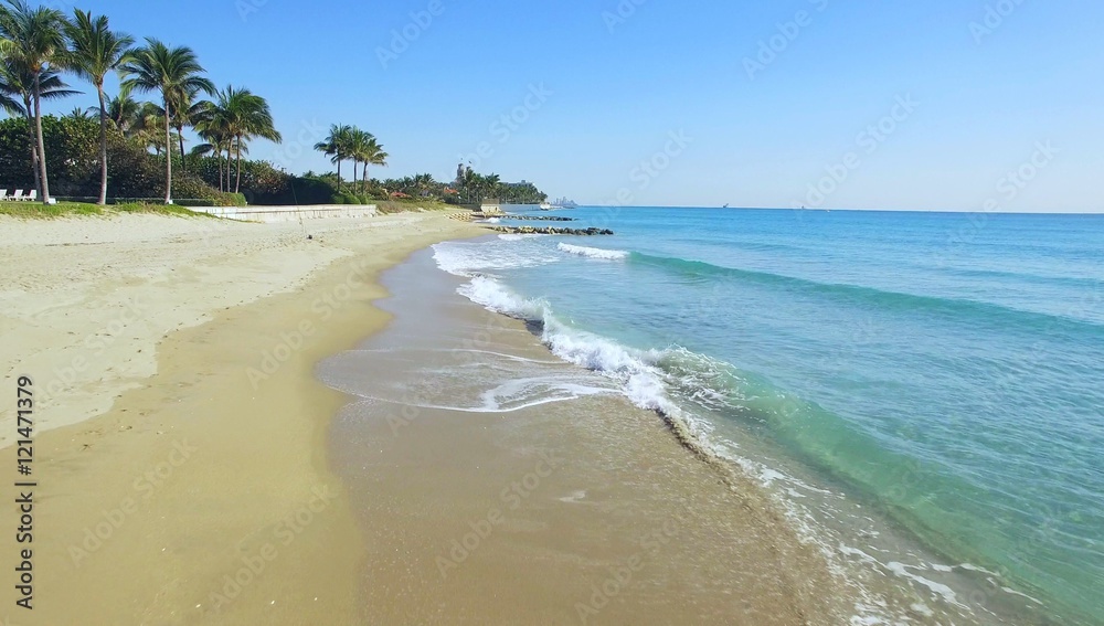 Fototapeta premium empty beach in West pPakm Beach, Fl