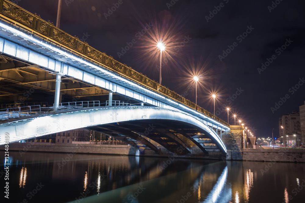 Naklejka premium Bridge over the river