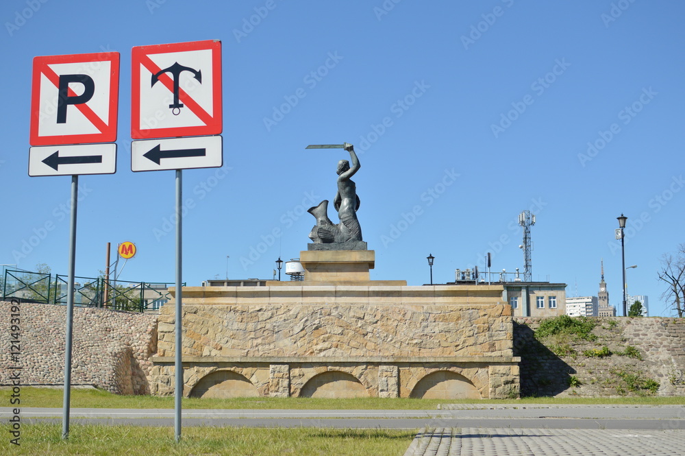 Fototapeta premium Syrenka warszawska na Powiślu