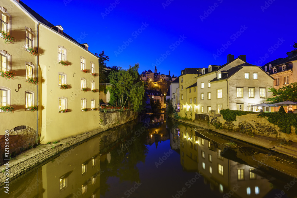 Fototapeta premium Beautiful Alzette river side scene on road Rue Munster