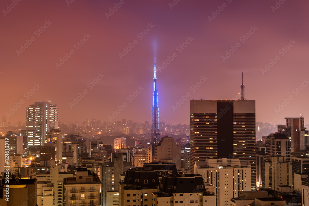 Fototapeta premium Night Time View of Sao Paulo City