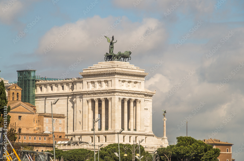 Obraz premium Rome is a city full of many beautiful and historical buildings and architectural detail