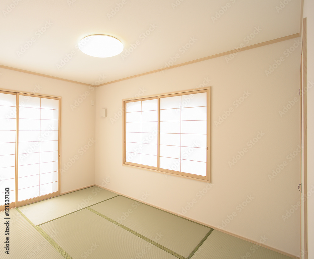住宅 和室 畳6帖 障子 2面採光 自然光 シンプル家具なし施工例 Stock Photo Adobe Stock