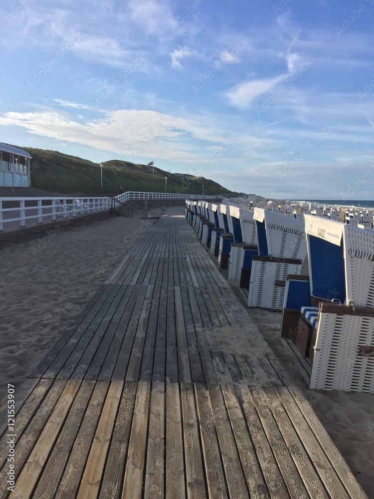 Obraz premium Strandkorb blauer Himmel