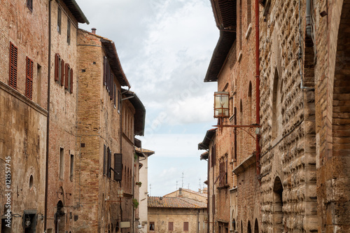 Fototapeta Naklejka Na Ścianę i Meble -  San Gimignano charming narrow streets medieval town