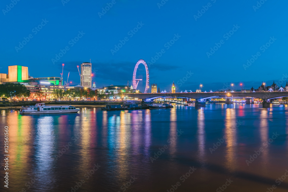 Obraz premium Thames At Night