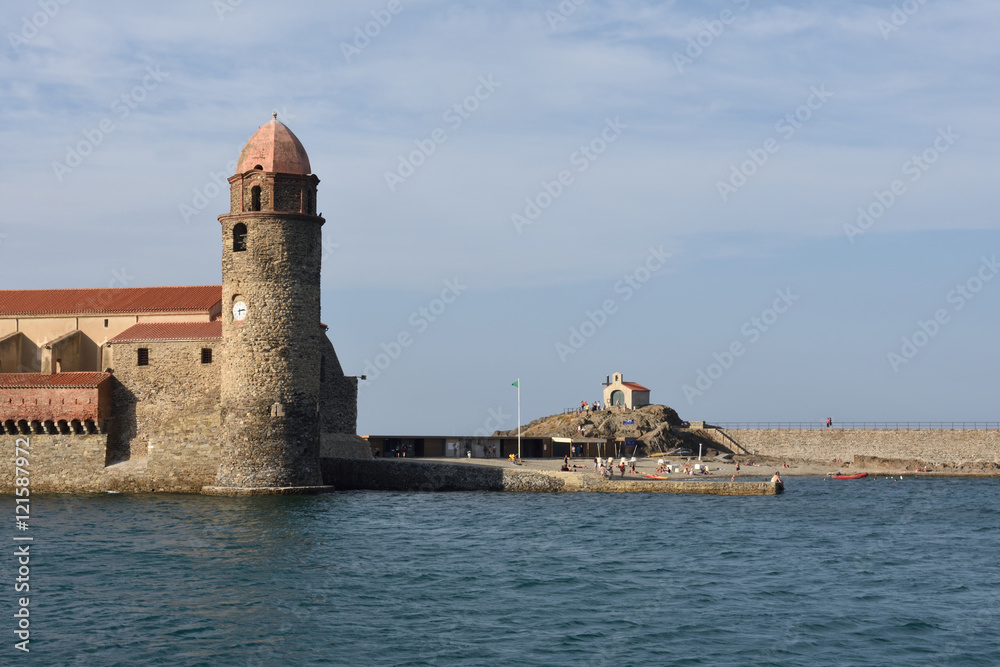  Coastal town of Collioure and Notre Dame des Anges Church , Col