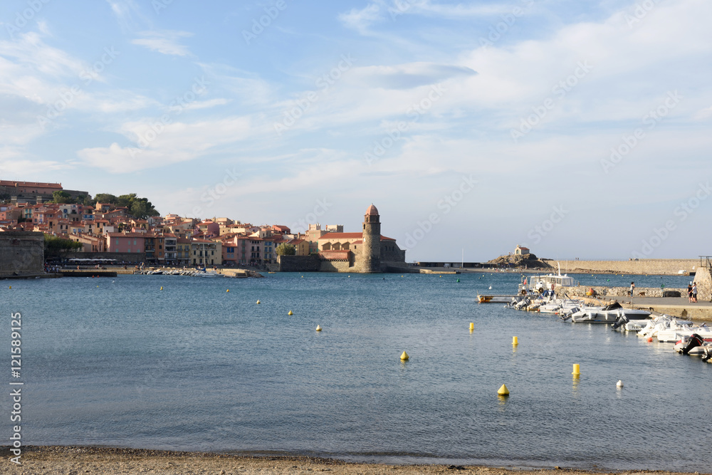  Coastal town of Collioure and Notre Dame des Anges Church , Collioure, Roussillon, Oriental Pyrenees, France