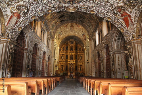 interior church 