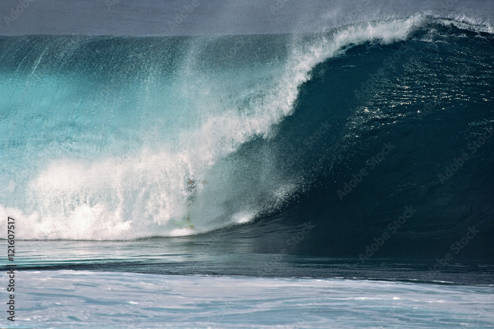 Empty Wave - Waimea Bay Shorebreak, Oahu, Hawaii