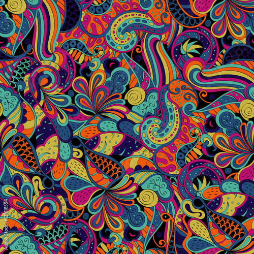 Tracery seamless calming pattern. Mehndi design. Ethnic colorful doodle texture. Curved doodling background. Vector.